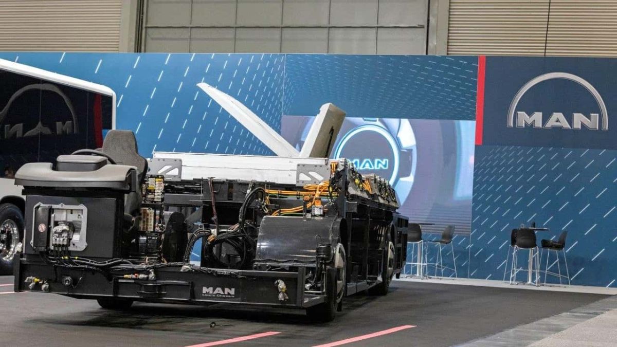 images/newsimages_bus_en/Down%20Under%20MAN%20Lions%20Chassis%20E%20celebrates%20World%20Premiere%20in%20Sydney.jpg#joomlaImage://local-images/newsimages_bus_en/Down Under MAN Lions Chassis E celebrates World Premiere in Sydney.jpg?width=1280&height=720