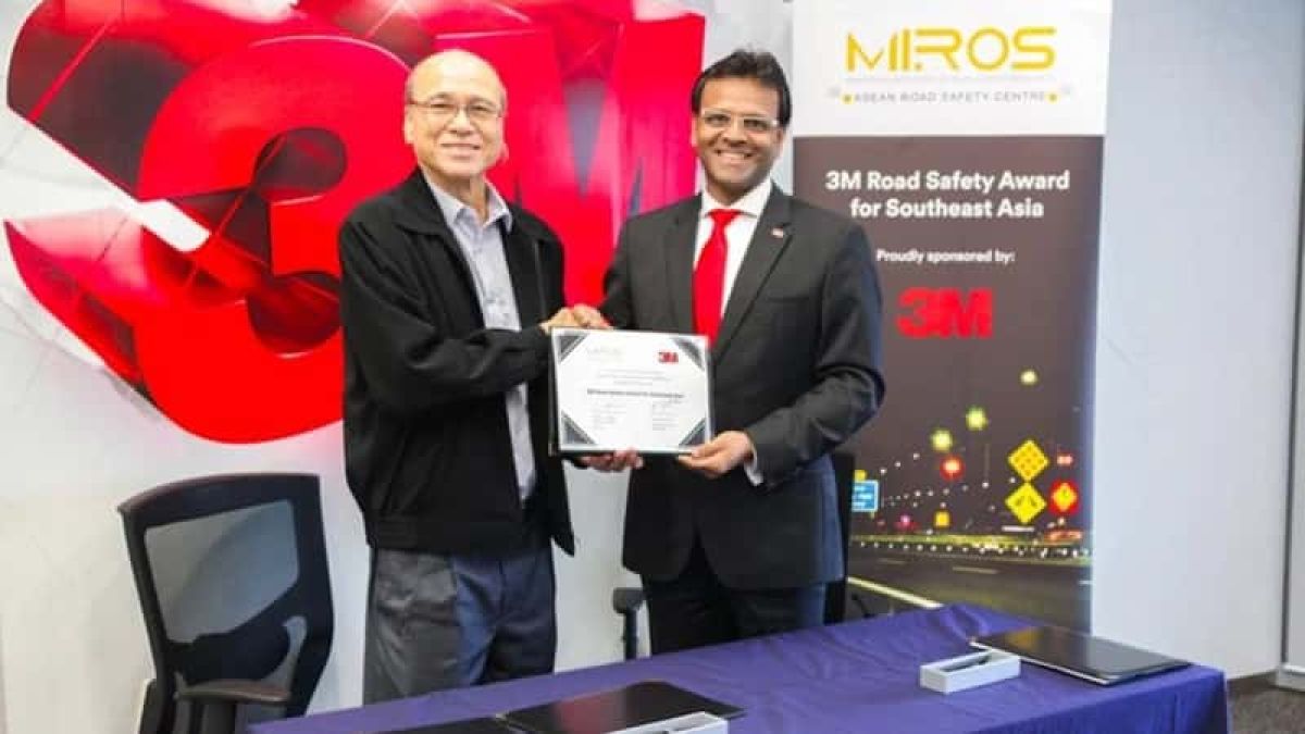 images/newsimages_bus_en/2019/MIROS%20And%203M%20Malaysia%20Initiates%20Road%20Safety%20Improvement.jpg#joomlaImage://local-images/newsimages_bus_en/2019/MIROS And 3M Malaysia Initiates Road Safety Improvement.jpg?width=800&height=450