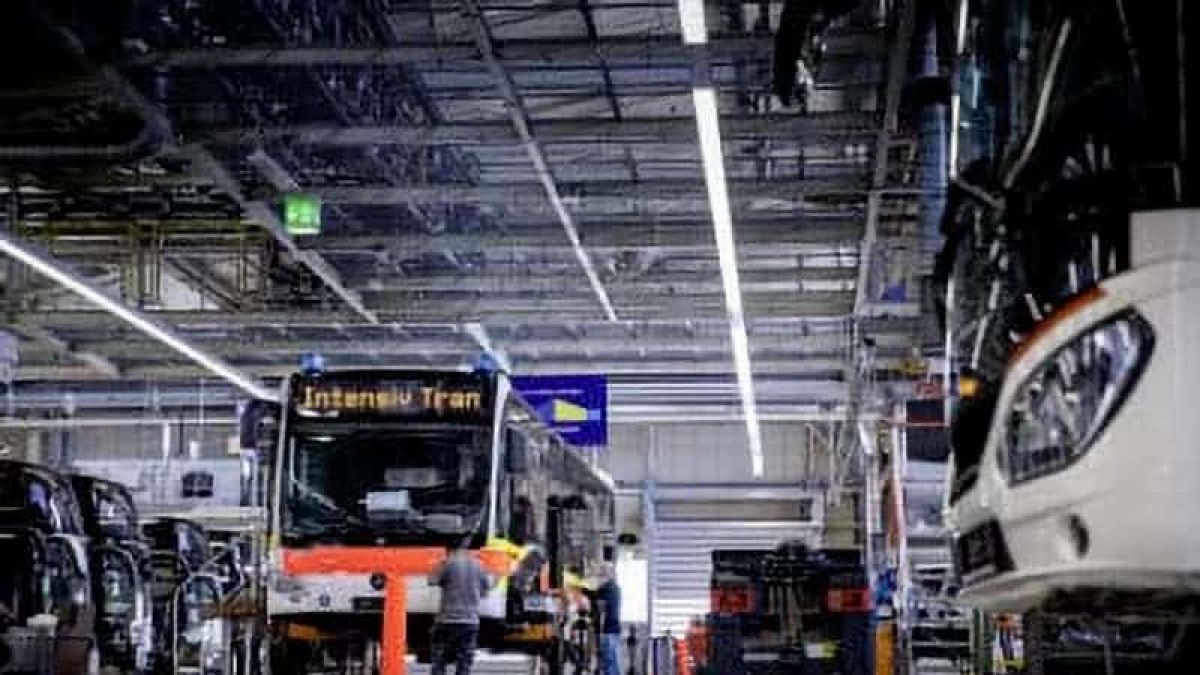 images/newsimages_bus_en/2020/Daimler%20Buses%20Converts%20Mercedes-Benz%20Citaro%20For%20Transporting%20COVID-19%20Patients.jpg#joomlaImage://local-images/newsimages_bus_en/2020/Daimler Buses Converts Mercedes-Benz Citaro For Transporting COVID-19 Patients.jpg?width=800&height=450