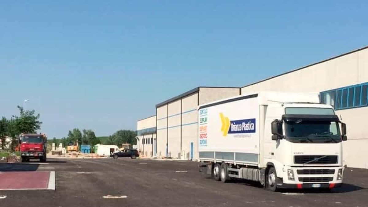 images/newsimages_bus_bahasa/Brianza%20Plastica%20Menggandakan%20Pengeluaran%20Lapisan%20Fibreglass%20.jpg#joomlaImage://local-images/newsimages_bus_bahasa/Brianza Plastica Menggandakan Pengeluaran Lapisan Fibreglass .jpg?width=800&height=450