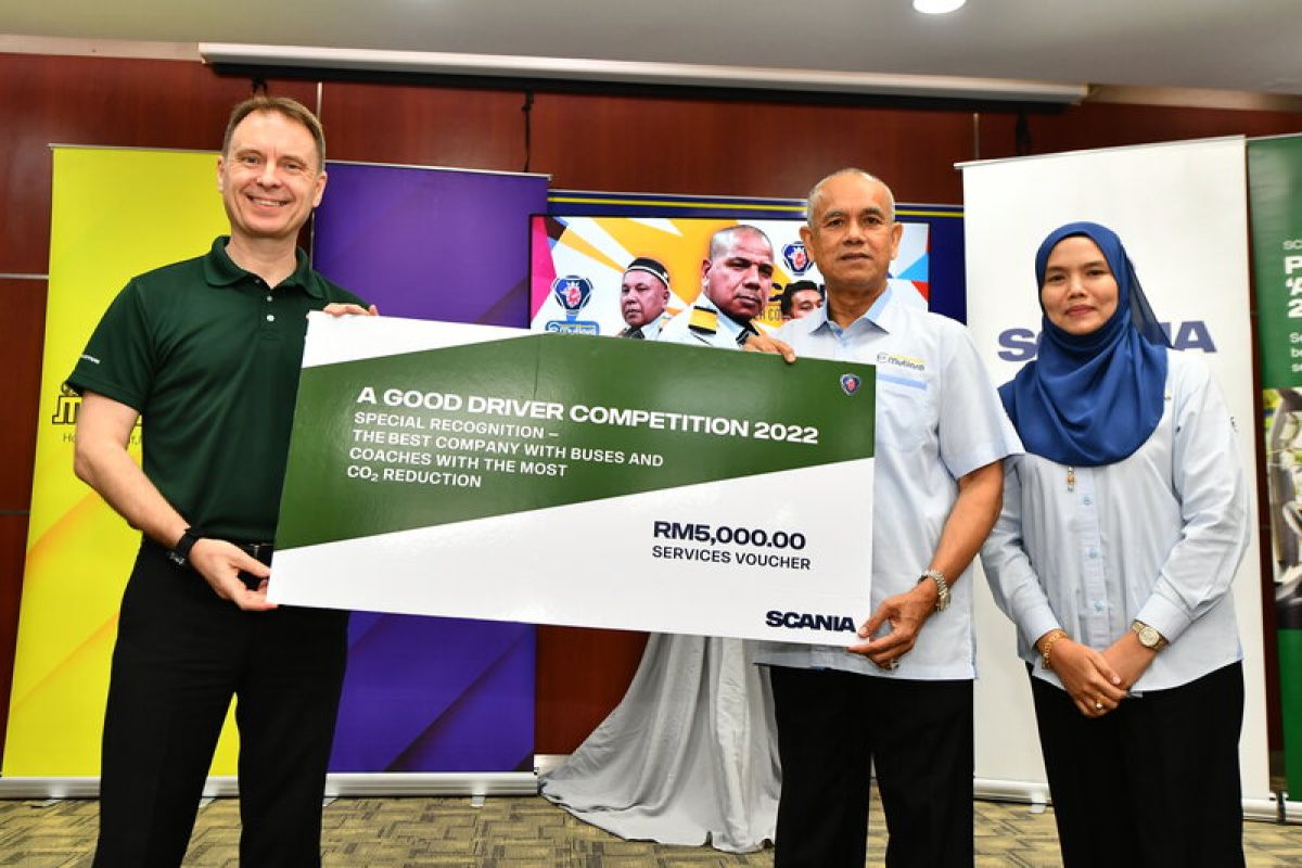 images/newsimages_bus_bahasa/2023/KEMB%20menyapu%20bersih%20tempat%20tiga%20teratas%20dalam%20pertandingan.jpg#joomlaImage://local-images/newsimages_bus_bahasa/2023/KEMB menyapu bersih tempat tiga teratas dalam pertandingan.jpg?width=800&height=533