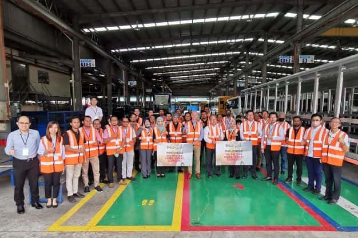 images/newsimages_bus_en/MAN%20Malaysia%20Gemilang%20International%20and%20invited%20guests%20at%20the%20MAN%20eBus%20Chassis%20preview.jpg#joomlaImage://local-images/newsimages_bus_en/MAN Malaysia Gemilang International and invited guests at the MAN eBus Chassis preview.jpg?width=626&height=418