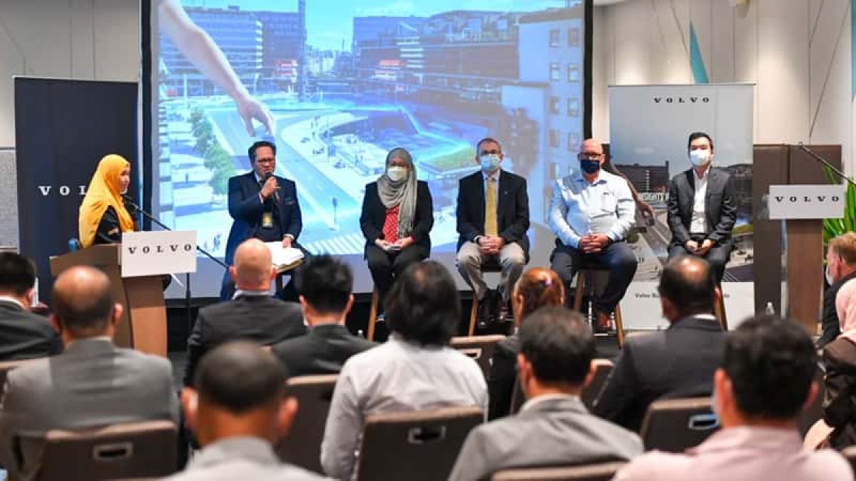 images/newsimages_bus_en/Volvo%20Hosted%20Conference%20Insights%20into%20Electric%20Buses%20in%20Malaysia.jpg#joomlaImage://local-images/newsimages_bus_en/Volvo Hosted Conference Insights into Electric Buses in Malaysia.jpg?width=800&height=450